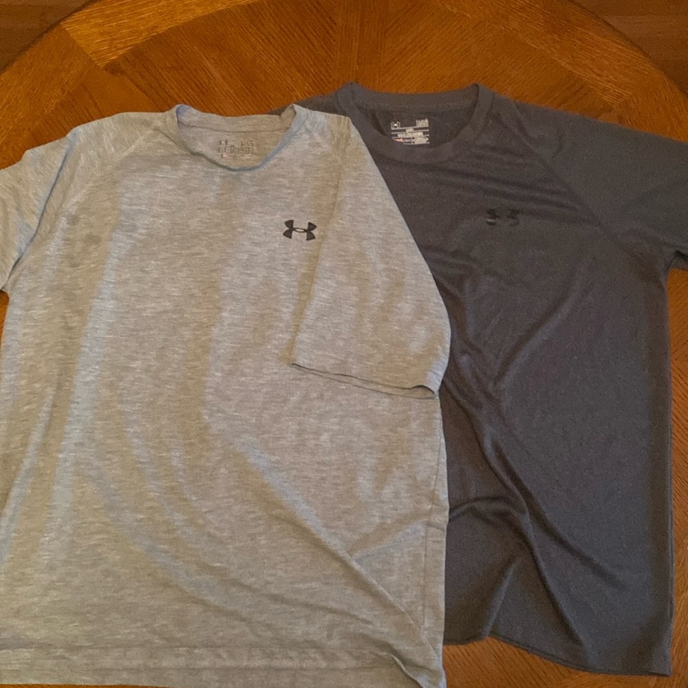 Under Armour 2 tees Sz L